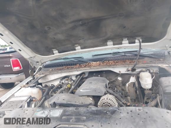 ✅ 2006 GMC Sierra 2500HD SLE2 • VIN: 1GTHK23U76F261834 • Лот: 42590532. Опубликован ранее на IAAI с пробегом 279 244 миль. Бесплатный доступ к архиву аукционных продаж из США и подробный отчёт об истории автомобиля на DreamBid. Изображение 10.