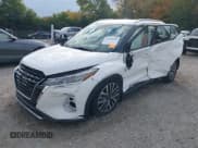 ✅ 2023 Nissan Kicks SV • VIN: 3N1CP5CV3PL483674 • Лот: 43558699. Опубликован ранее на IAAI с пробегом 69 647 миль. Бесплатный доступ к архиву аукционных продаж из США и подробный отчёт об истории автомобиля на DreamBid. Изображение 2.