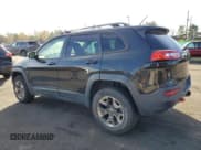 ✅ 2014 Jeep Cherokee Trailhawk • VIN: 1C4PJMBS1EW196729 • Lot: 92350185. Wystawiony na Copart z przebiegiem 135 413 mil. Bezpłatny archiwum sprzedaży aukcyjnych z USA i szczegółowy raport historii pojazdu na DreamBid. Zdjęcie 2.