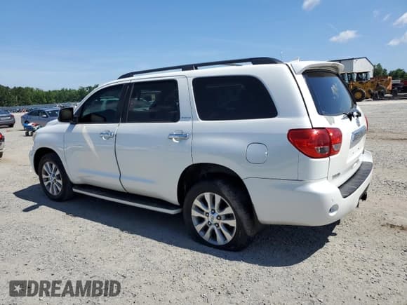 ✅ 2010 Toyota Sequoia Platinum • VIN: 5TDYY5G14AS030690 • Lot: 61597895. Wystawiony na Copart z przebiegiem 197 037 mil. Bezpłatny archiwum sprzedaży aukcyjnych z USA i szczegółowy raport historii pojazdu na DreamBid. Zdjęcie 2.