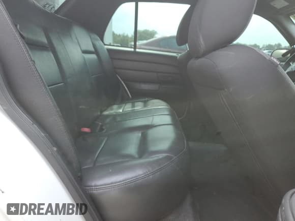 ✅ 2011 Ford Police Interceptor • VIN: 2FABP7BV6BX176891 • Lot: 58946245. Wystawiony na Copart z przebiegiem 149 469 mil. Bezpłatny archiwum sprzedaży aukcyjnych z USA i szczegółowy raport historii pojazdu na DreamBid. Zdjęcie 10.