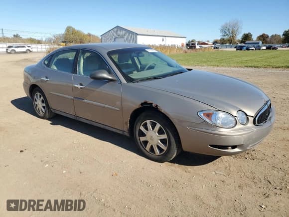 ✅ 2006 Buick LaCrosse CX • VIN: 2G4WC552361155952 • Lot: 82730555. Wystawiony na Copart z przebiegiem 121 525 mil. Bezpłatny archiwum sprzedaży aukcyjnych z USA i szczegółowy raport historii pojazdu na DreamBid. Zdjęcie 4.