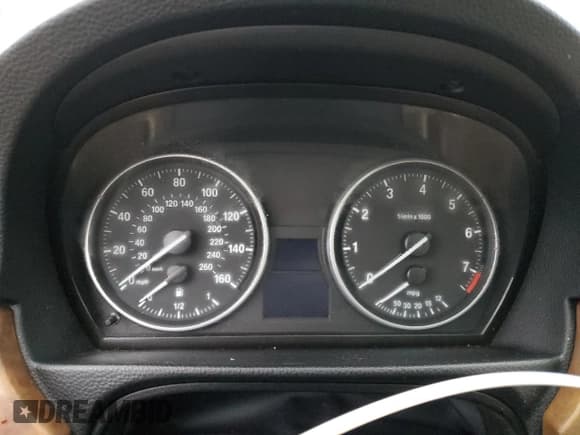 ✅ 2008 BMW 3 Series 328i • VIN: WBAVA33598KX84400 • Лот: 90666465. Опубликован ранее на Copart с пробегом Не указан. Бесплатный доступ к архиву аукционных продаж из США и подробный отчёт об истории автомобиля на DreamBid. Изображение 9.