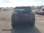 ✅ 2022 Jeep Cherokee X • VIN: 1C4PJMCX7ND556012 • Lot: 43735254. Wystawiony na IAAI z przebiegiem 78 066 mil. Bezpłatny archiwum sprzedaży aukcyjnych z USA i szczegółowy raport historii pojazdu na DreamBid. Zdjęcie 16.