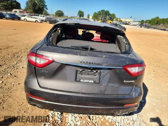 ✅ 2017 Maserati Levante S • VIN: ZN661YUS8HX224541 • Lot: 86409635. Wystawiony na Copart z przebiegiem 84 065 mil. Bezpłatny archiwum sprzedaży aukcyjnych z USA i szczegółowy raport historii pojazdu na DreamBid. Zdjęcie 6.