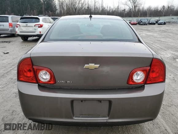 ✅ 2011 Chevrolet Malibu 1LS • VIN: 1G1ZB5E14BF164909 • Lot: 84567644. Listed on Copart with 110,756 mi. Free auction sales archive from the USA and detailed vehicle history report at DreamBid. Image 6.