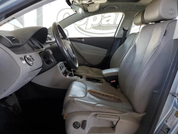 ✅ 2006 Volkswagen Passat 2.0T • VIN: WVWEK73C86E036433 • Лот: 67474325. Опубликован ранее на Copart с пробегом 156 959 миль. Бесплатный доступ к архиву аукционных продаж из США и подробный отчёт об истории автомобиля на DreamBid. Изображение 7.