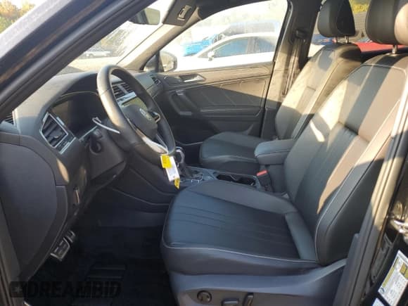 ✅ 2024 Volkswagen Tiguan SE R-Line Black • VIN: 3VV8B7AX3RM003519 • Lot: 71443425. Listed on Copart with 25,088 mi. Free auction sales archive from the USA and detailed vehicle history report at DreamBid. Image 7.