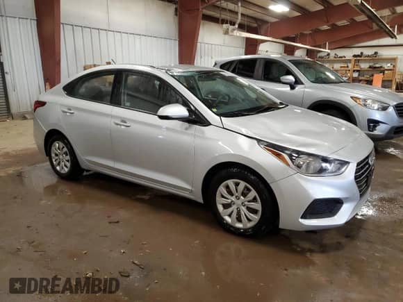 2019 Hyundai Accent SE z VIN 3KPC24A39KE044175, wystawiony jako Copart lot #49423294 z przebiegiem 62 244 mil mil oraz . Historia ofert i sprzedaży dostępna na DreamBid. Obrazek 4.