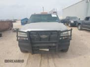 ✅ 2005 Chevrolet Silverado 2500HD LS • VIN: 1GCHK23275F915180 • Lot: 43714299. Wystawiony na IAAI z przebiegiem 135 346 mil. Bezpłatny archiwum sprzedaży aukcyjnych z USA i szczegółowy raport historii pojazdu na DreamBid. Zdjęcie 12.