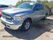 2019 Ram 1500 Big Horn z VIN 1C6RR6TT0KS712030, wystawiony jako IAAI lot #42488959 z przebiegiem 81 612 mil mil oraz . Historia ofert i sprzedaży dostępna na DreamBid. Obrazek 17.