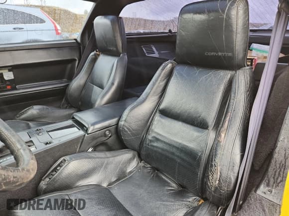 ✅ 1988 Chevrolet Corvette • VIN: 1G1YY2184J5113393 • Lot: 80194525. Listed on Copart with 124,512 mi. Free auction sales archive from the USA and detailed vehicle history report at DreamBid. Image 10.