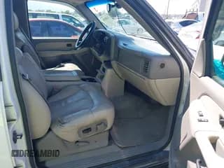 ✅ 2000 Chevrolet Suburban LS • VIN: 3GNFK16T3YG228777 • Лот: 42680181. Опубликован ранее на IAAI с пробегом 306 647 миль. Бесплатный доступ к архиву аукционных продаж из США и подробный отчёт об истории автомобиля на DreamBid. Изображение 5.