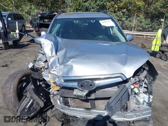 ✅ 2019 Subaru Forester Limited • VIN: JF2SKAUC6KH486560 • Lot: 43526732. Listed on IAAI with 63,879 mi. Free auction sales archive from the USA and detailed vehicle history report at DreamBid. Image 6.