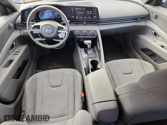 ✅ 2024 Hyundai Elantra SE • VIN: KMHLL4DG6RU743489 • Lot: 82357585. Listed on Copart with 19,166 mi. Free auction sales archive from the USA and detailed vehicle history report at DreamBid. Image 8.