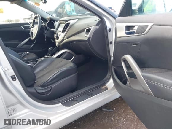 ✅ 2012 Hyundai Veloster w/Gray Int • VIN: KMHTC6AD7CU033319 • Lot: 43815911. Listed on IAAI with Not provided. Free auction sales archive from the USA and detailed vehicle history report at DreamBid. Image 5.