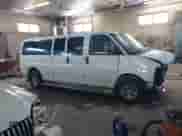 2012 Chevrolet Express Passenger 1LT z VIN 1GAZG1FG6C1160906, wystawiony jako IAAI lot #41293635 z przebiegiem 314 405 mil mil oraz . Historia ofert i sprzedaży dostępna na DreamBid. Obrazek 13.