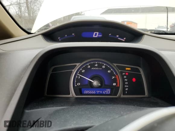 ✅ 2008 Honda Civic LX • VIN: 1HGFA165X8L029422 • Lot: 93428245. Listed on Copart with 85,666 mi. Free auction sales archive from the USA and detailed vehicle history report at DreamBid. Image 9.