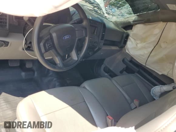 ✅ 2018 Ford F-150 XL • VIN: 1FTMF1E51JFB50093 • Lot: 63402285. Wystawiony na Copart z przebiegiem 63 445 mil. Bezpłatny archiwum sprzedaży aukcyjnych z USA i szczegółowy raport historii pojazdu na DreamBid. Zdjęcie 8.