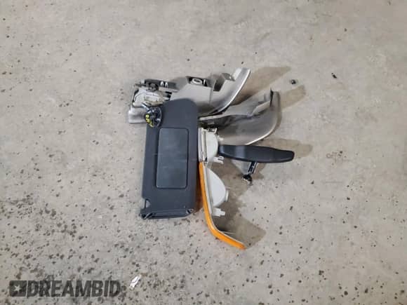 ✅ 2000 Chevrolet Blazer LT • VIN: 1GNDT13WXY2353612 • Lot: 82120334. Wystawiony na Copart z przebiegiem 147 410 mil. Bezpłatny archiwum sprzedaży aukcyjnych z USA i szczegółowy raport historii pojazdu na DreamBid. Zdjęcie 13.