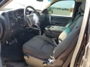 ✅ 2010 Chevrolet Silverado 1500 LT • VIN: 1GCSCSEA4AZ291354 • Lot: 62496044. Wystawiony na Copart z przebiegiem 185 507 mil. Bezpłatny archiwum sprzedaży aukcyjnych z USA i szczegółowy raport historii pojazdu na DreamBid. Zdjęcie 7.