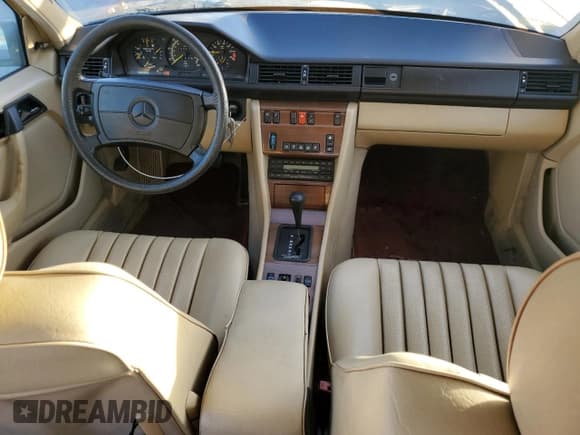 ✅ 1989 Mercedes-Benz 260 • VIN: WDBEA26D6KA989345 • Lot: 41466245. Listed on Copart with 55,516 mi. Free auction sales archive from the USA and detailed vehicle history report at DreamBid. Image 8.