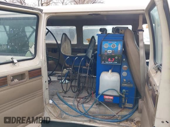 ✅ 1992 Dodge Passenger • VIN: 2B4HB25Y1NK166196 • Lot: 43680837. Listed on IAAI with 124,492 mi. Free auction sales archive from the USA and detailed vehicle history report at DreamBid. Image 8.