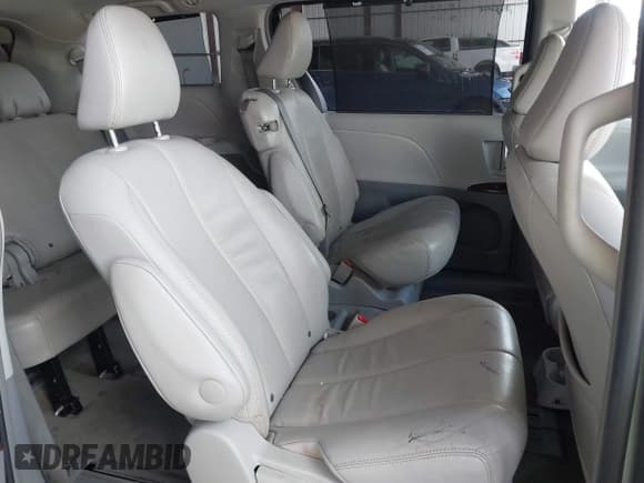 ✅ 2013 Toyota Sienna XLE AAS • VIN: 5TDYK3DC4DS283783 • Лот: 43266179. Опубликован ранее на IAAI с пробегом 184 611 миль. Бесплатный доступ к архиву аукционных продаж из США и подробный отчёт об истории автомобиля на DreamBid. Изображение 8.