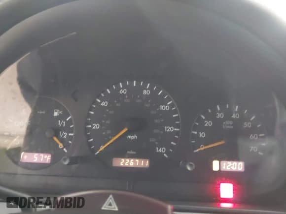 ✅ 2000 Mercedes-Benz M 320/430/500 • VIN: 4JGAB54E2YA166846 • Lot: 41744657. Listed on IAAI with 226,711 mi. Free auction sales archive from the USA and detailed vehicle history report at DreamBid. Image 7.