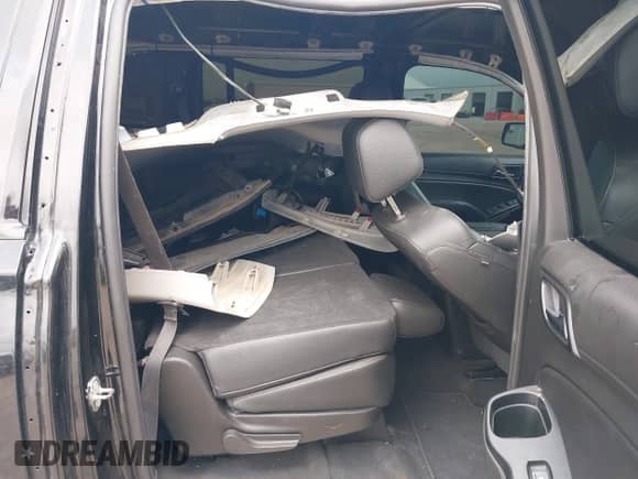 2020 Chevrolet Suburban LT z VIN 1GNSKHKC2LR143158, wystawiony jako IAAI lot #43036566 z przebiegiem 121 145 mil mil oraz . Historia ofert i sprzedaży dostępna na DreamBid. Obrazek 8.