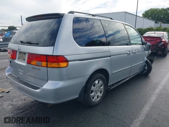 ✅ 2003 Honda Odyssey EX-L • VIN: 5FNRL18003B132156 • Lot: 42987337. Wystawiony na IAAI z przebiegiem 259 156 mil. Bezpłatny archiwum sprzedaży aukcyjnych z USA i szczegółowy raport historii pojazdu na DreamBid. Zdjęcie 4.