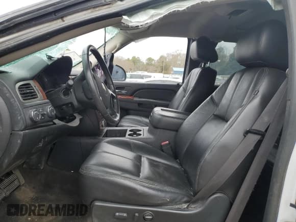 ✅ 2010 Chevrolet Silverado 1500 • VIN: 1GCSKTE27AZ136251 • Lot: 70200014. Wystawiony na Copart z przebiegiem 195 243 mil. Bezpłatny archiwum sprzedaży aukcyjnych z USA i szczegółowy raport historii pojazdu na DreamBid. Zdjęcie 7.