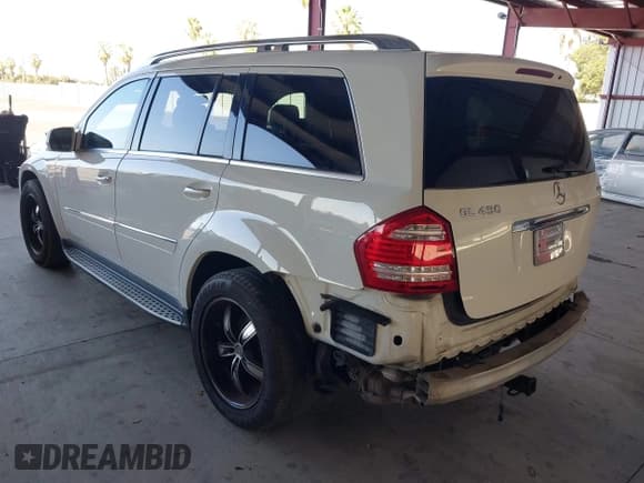 ✅ 2010 Mercedes-Benz GL 450 • VIN: 4JGBF7BE1AA583341 • Лот: 43220854. Опубликован ранее на IAAI с пробегом 200 284 миль. Бесплатный доступ к архиву аукционных продаж из США и подробный отчёт об истории автомобиля на DreamBid. Изображение 3.