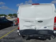 ✅ 2017 Ford Transit • VIN: 1FTYR1ZM2HKA78445 • Lot: 42106503. Wystawiony na IAAI z przebiegiem 143 544 mil. Bezpłatny archiwum sprzedaży aukcyjnych z USA i szczegółowy raport historii pojazdu na DreamBid. Zdjęcie 6.