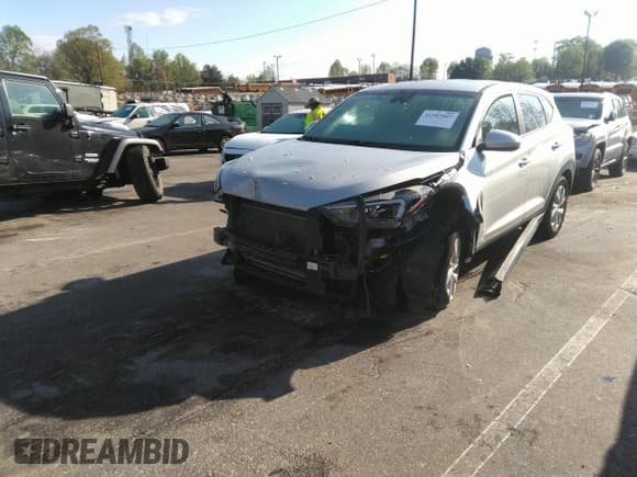 ✅ 2019 Hyundai Tucson SE • VIN: KM8J2CA47KU918983 • Лот: 41987807. Опубликован ранее на IAAI с пробегом 84 477 миль. Бесплатный доступ к архиву аукционных продаж из США и подробный отчёт об истории автомобиля на DreamBid. Изображение 2.