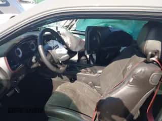 2023 Dodge Challenger R/T Scat Pack z VIN 2C3CDZFJ8PH593624, wystawiony jako IAAI lot #42839670 z przebiegiem 8 996 mil mil oraz . Historia ofert i sprzedaży dostępna na DreamBid. Obrazek 5.