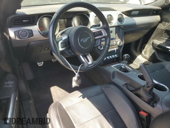 ✅ 2022 Ford Mustang GT Premium • VIN: 1FA6P8CF6N5133091 • Лот: 64253075. Опубликован ранее на Copart с пробегом 28 214 миль. Бесплатный доступ к архиву аукционных продаж из США и подробный отчёт об истории автомобиля на DreamBid. Изображение 8.