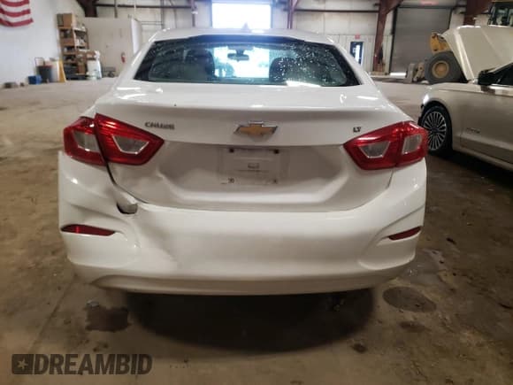 ✅ 2017 Chevrolet Cruze LT • VIN: 1G1BE5SM5H7178229 • Lot: 50365443. Listed on Copart with 192,376 mi. Free auction sales archive from the USA and detailed vehicle history report at DreamBid. Image 6.