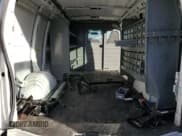 ✅ 2019 GMC Savana Cargo • VIN: 1GTW7AFGXK1348515 • Lot: 43860155. Wystawiony na Copart z przebiegiem 202 157 mil. Bezpłatny archiwum sprzedaży aukcyjnych z USA i szczegółowy raport historii pojazdu na DreamBid. Zdjęcie 10.