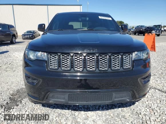 ✅ 2020 Jeep Grand Cherokee Altitude • VIN: 1C4RJFAG3LC177793 • Lot: 82722445. Wystawiony na Copart z przebiegiem 78 167 mil. Bezpłatny archiwum sprzedaży aukcyjnych z USA i szczegółowy raport historii pojazdu na DreamBid. Zdjęcie 5.