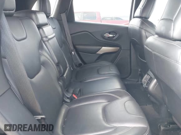 ✅ 2018 Jeep Cherokee Limited • VIN: 1C4PJMDB3JD554478 • Lot: 42442225. Wystawiony na IAAI z przebiegiem 95 267 mil. Bezpłatny archiwum sprzedaży aukcyjnych z USA i szczegółowy raport historii pojazdu na DreamBid. Zdjęcie 8.