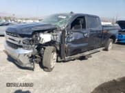 ✅ 2022 Chevrolet Silverado 1500 LT • VIN: 1GCPWCED5NZ105212 • Lot: 75693754. Wystawiony na Copart z przebiegiem 32 937 mil. Bezpłatny archiwum sprzedaży aukcyjnych z USA i szczegółowy raport historii pojazdu na DreamBid. Zdjęcie 1.