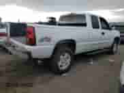 ✅ 2005 Chevrolet Silverado 1500 LS • VIN: 1GCEK19V85Z117154 • Lot: 64971274. Wystawiony na Copart z przebiegiem Nie podano mil. Skorzystaj z bezpłatnego archiwum sprzedaży aukcyjnych z USA i zobacz szczegółowy raport historii pojazdu na DreamBid. Zdjęcie 3.