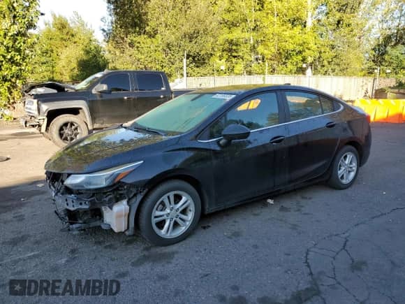 2018 Chevrolet Cruze LT z VIN 1G1BE5SM9J7224392, wystawiony jako Copart lot #82199325 z przebiegiem 156 330 mil mil oraz Szkoda całkowita • Salvage title. Historia ofert i sprzedaży dostępna na DreamBid. Obrazek 1.