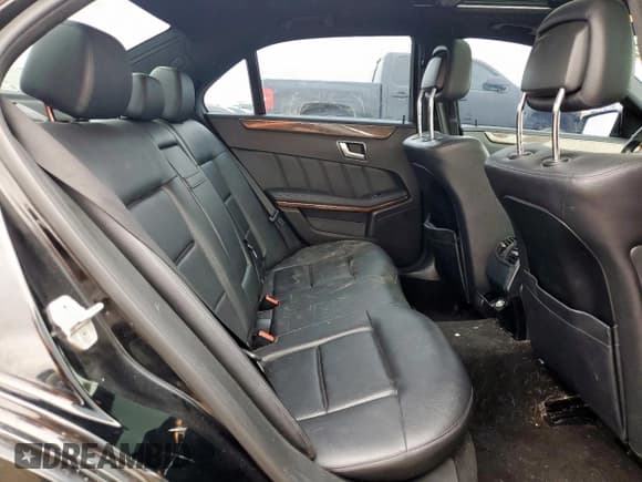 ✅ 2013 Mercedes-Benz E 350 Sport • VIN: WDDHF5KB8DA755612 • Лот: 70463475. Опубликован ранее на Copart с пробегом 179 293 миль. Бесплатный доступ к архиву аукционных продаж из США и подробный отчёт об истории автомобиля на DreamBid. Изображение 10.