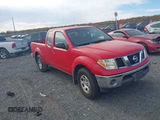✅ 2007 Nissan Frontier LE • VIN: 1N6AD06W17C402863 • Lot: 43578042. Wystawiony na IAAI z przebiegiem 261 006 mil. Bezpłatny archiwum sprzedaży aukcyjnych z USA i szczegółowy raport historii pojazdu na DreamBid. Zdjęcie 1.
