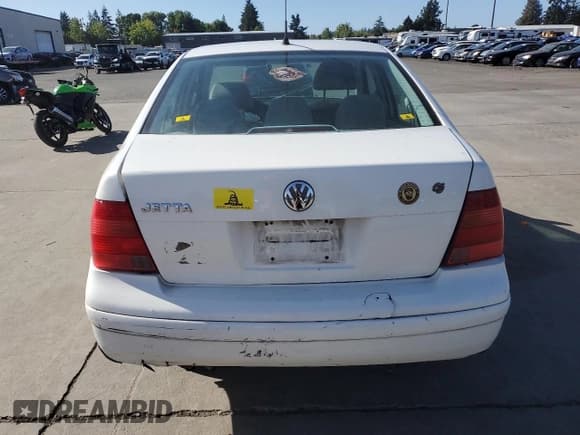 ✅ 2000 Volkswagen Jetta GL • VIN: 3VWRC29M5YM085584 • Lot: 74106684. Listed on Copart with 83,304 mi. Free auction sales archive from the USA and detailed vehicle history report at DreamBid. Image 6.