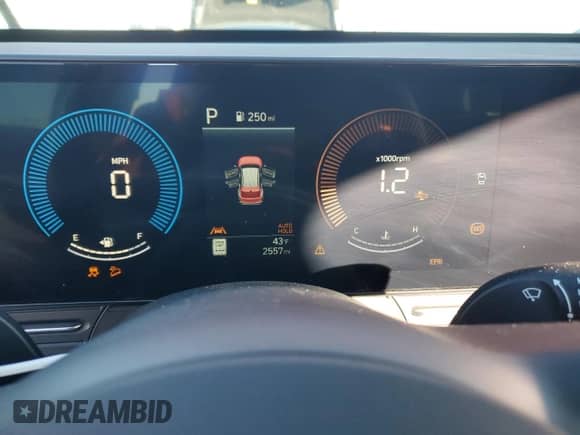 2024 Hyundai Kona SEL with VIN KM8HBCAB9RU101957, listed as a Copart auction lot 88170605 with 2,557 mi miles and Salvage title. Bid and sale history available at DreamBid. Image 9.