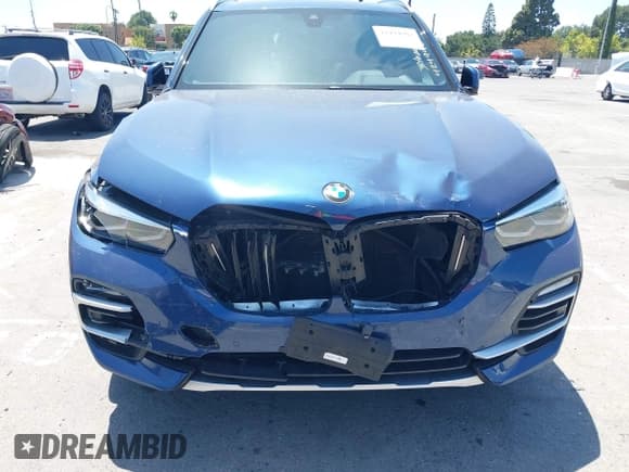 ✅ 2020 BMW X5 sDrive40i • VIN: 5UXCR4C03L9C82755 • Lot: 42494503. Wystawiony na IAAI z przebiegiem 50 706 mil. Bezpłatny archiwum sprzedaży aukcyjnych z USA i szczegółowy raport historii pojazdu na DreamBid. Zdjęcie 6.