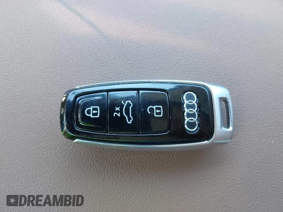 ✅ 2022 Audi Q7 Premium Plus • VIN: WA1LXBF70ND004195 • Lot: 42690485. Listed on IAAI with 37,064 mi. Free auction sales archive from the USA and detailed vehicle history report at DreamBid. Image 11.